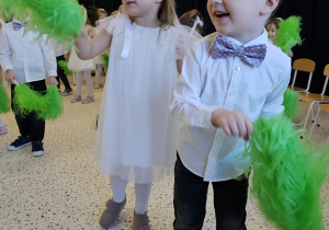 „Dla Dziadka i Babci prześlę dziś buziaczki, słodkie czekoladki…” - grupa X