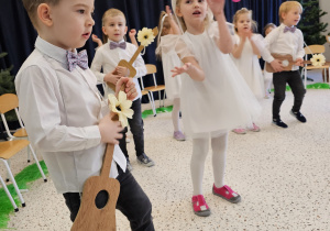 „Dla Dziadka i Babci prześlę dziś buziaczki, słodkie czekoladki…” - grupa X