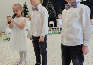 „Dla Dziadka i Babci prześlę dziś buziaczki, słodkie czekoladki…” - grupa X