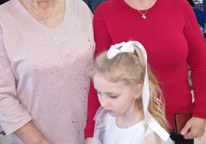 „Dla Dziadka i Babci prześlę dziś buziaczki, słodkie czekoladki…” - grupa X