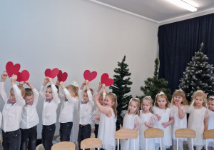 „Dla Dziadka i Babci prześlę dziś buziaczki, słodkie czekoladki…” - grupa X