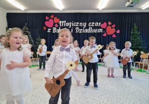 „Dla Dziadka i Babci prześlę dziś buziaczki, słodkie czekoladki…” - grupa X