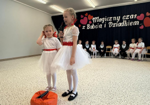 „Wzruszające Spotkanie Pokoleń: Dzień Babci i Dziadka w Grupie IV”