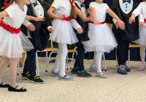 „Wzruszające Spotkanie Pokoleń: Dzień Babci i Dziadka w Grupie IV”