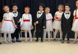 „Wzruszające Spotkanie Pokoleń: Dzień Babci i Dziadka w Grupie IV”