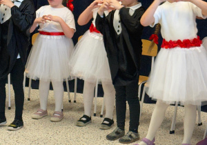 „Wzruszające Spotkanie Pokoleń: Dzień Babci i Dziadka w Grupie IV”