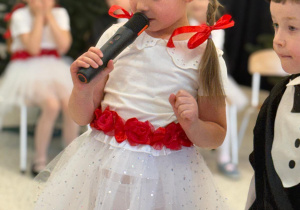 „Wzruszające Spotkanie Pokoleń: Dzień Babci i Dziadka w Grupie IV”