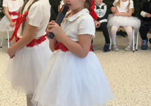 „Wzruszające Spotkanie Pokoleń: Dzień Babci i Dziadka w Grupie IV”