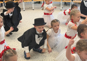 „Wzruszające Spotkanie Pokoleń: Dzień Babci i Dziadka w Grupie IV”