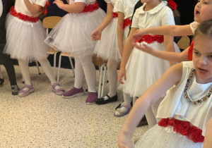 „Wzruszające Spotkanie Pokoleń: Dzień Babci i Dziadka w Grupie IV”