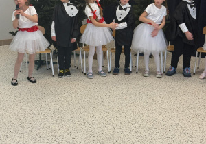 „Wzruszające Spotkanie Pokoleń: Dzień Babci i Dziadka w Grupie IV”