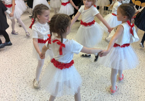 „Wzruszające Spotkanie Pokoleń: Dzień Babci i Dziadka w Grupie IV”