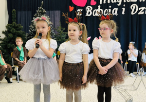 "Bo najlepszych dziadków mamy my...!!!" Dzień Babci i Dziadka w gr. XI