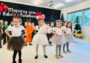 "Bo najlepszych dziadków mamy my...!!!" Dzień Babci i Dziadka w gr. XI
