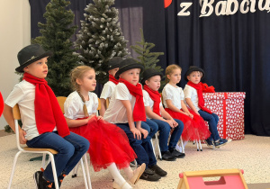 „Magiczny czas z Babcią i Dziadkiem” w grupie XII