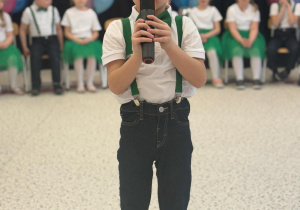 „Wspomnienia, które łączą pokolenia...”- Dzień Babci i Dziadka w grupie VI