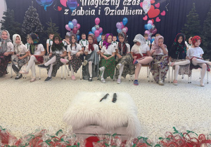 „Wspomnienia, które łączą pokolenia...”- Dzień Babci i Dziadka w grupie VI