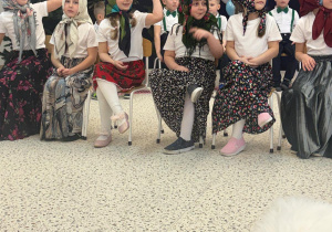 „Wspomnienia, które łączą pokolenia...”- Dzień Babci i Dziadka w grupie VI