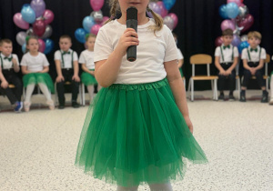 „Wspomnienia, które łączą pokolenia...”- Dzień Babci i Dziadka w grupie VI