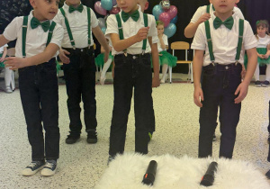 „Wspomnienia, które łączą pokolenia...”- Dzień Babci i Dziadka w grupie VI