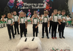 „Wspomnienia, które łączą pokolenia...”- Dzień Babci i Dziadka w grupie VI