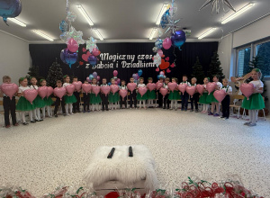 „Wspomnienia, które łączą pokolenia...”- Dzień Babci i Dziadka w grupie VI