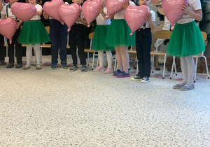 „Wspomnienia, które łączą pokolenia...”- Dzień Babci i Dziadka w grupie VI