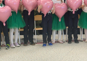 „Wspomnienia, które łączą pokolenia...”- Dzień Babci i Dziadka w grupie VI