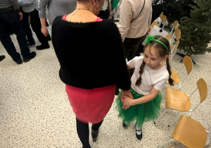 „Wspomnienia, które łączą pokolenia...”- Dzień Babci i Dziadka w grupie VI