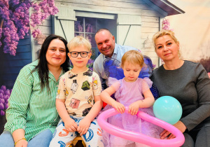 "Karnawał z Babcią i Dziadkiem" w grupie IX