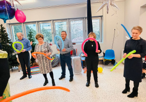 "Karnawał z Babcią i Dziadkiem" w grupie IX