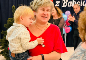 "Karnawał z Babcią i Dziadkiem" w grupie IX