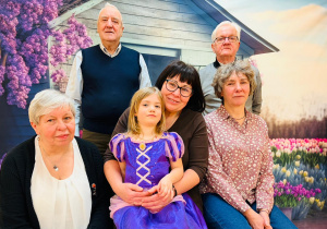 "Karnawał z Babcią i Dziadkiem" w grupie IX