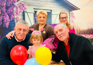 "Karnawał z Babcią i Dziadkiem" w grupie IX