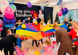 "Karnawał z Babcią i Dziadkiem" w grupie IX