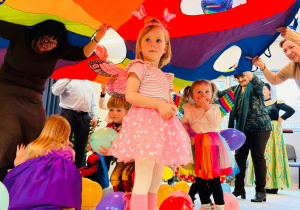 "Karnawał z Babcią i Dziadkiem" w grupie IX