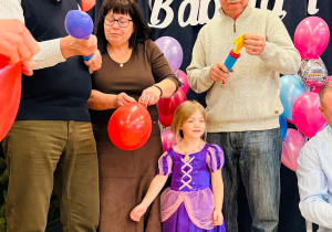 "Karnawał z Babcią i Dziadkiem" w grupie IX