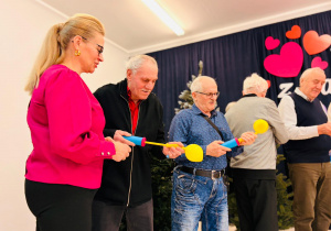 "Karnawał z Babcią i Dziadkiem" w grupie IX