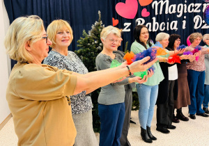 "Karnawał z Babcią i Dziadkiem" w grupie IX