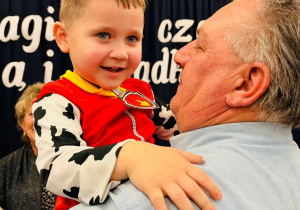 "Karnawał z Babcią i Dziadkiem" w grupie IX