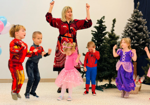 "Karnawał z Babcią i Dziadkiem" w grupie IX