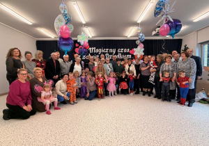 "Karnawał z Babcią i Dziadkiem" w grupie IX