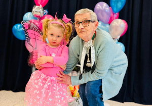 "Karnawał z Babcią i Dziadkiem" w grupie IX