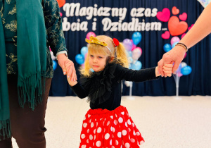 "Karnawał z Babcią i Dziadkiem" w grupie IX