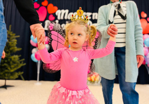 "Karnawał z Babcią i Dziadkiem" w grupie IX