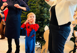 "Karnawał z Babcią i Dziadkiem" w grupie IX