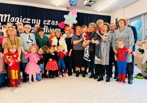 "Karnawał z Babcią i Dziadkiem" w grupie IX