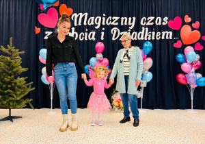 "Karnawał z Babcią i Dziadkiem" w grupie IX