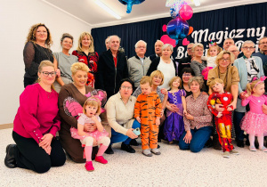 "Karnawał z Babcią i Dziadkiem" w grupie IX