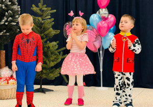 "Karnawał z Babcią i Dziadkiem" w grupie IX